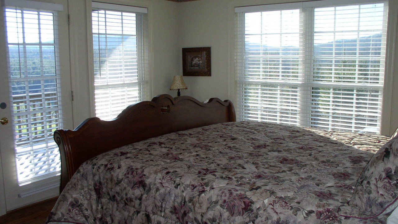 Photo of Bedroom in Laurel Springs