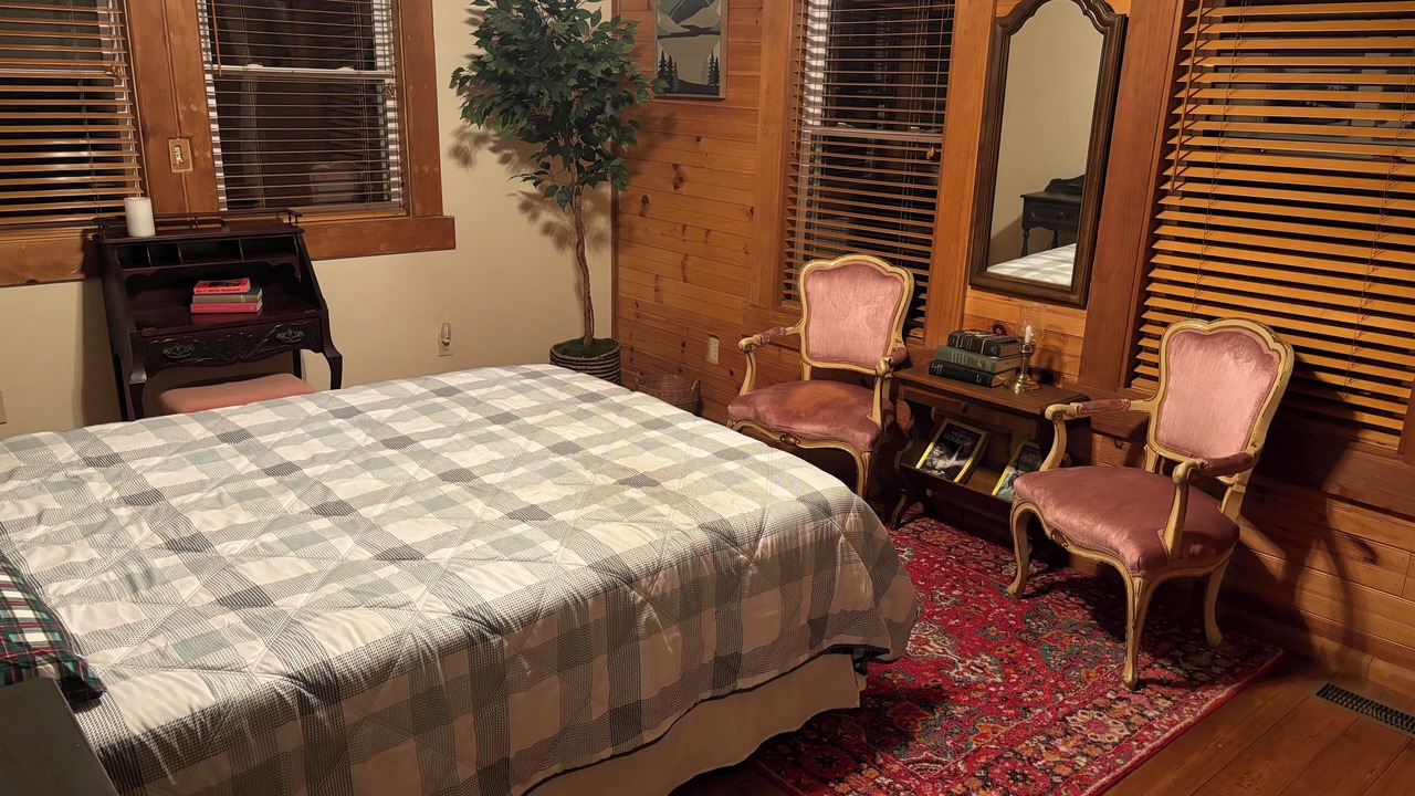Photo of Bedroom in Bostic