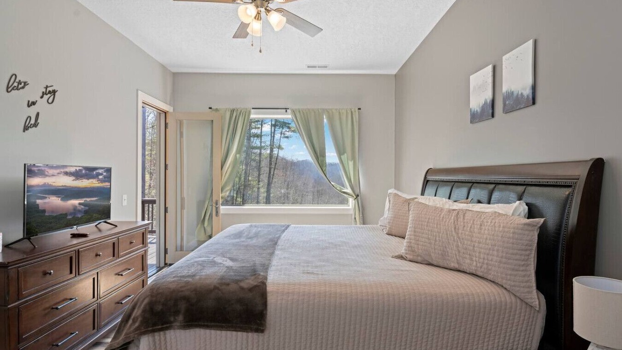 Photo of Bedroom in Sylva