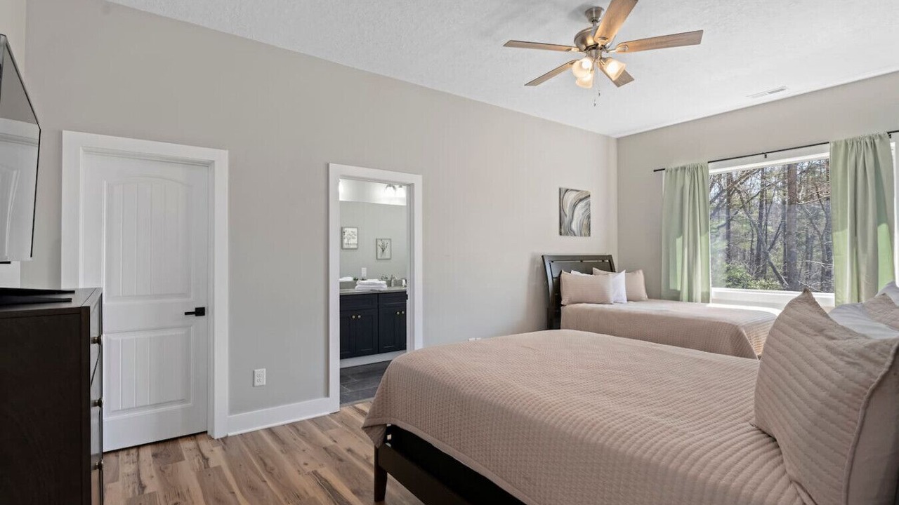 Photo of Bedroom in Sylva