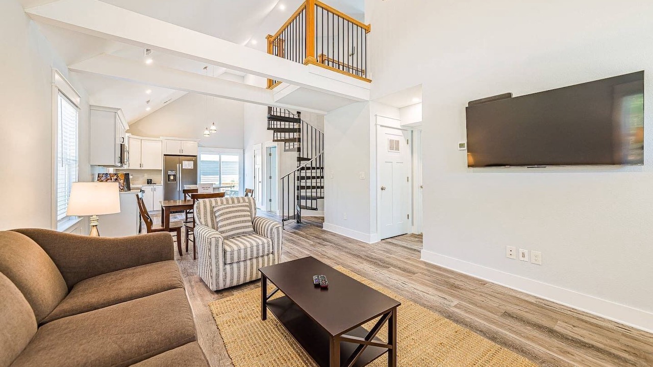Photo of Livingroom in Harbinger
