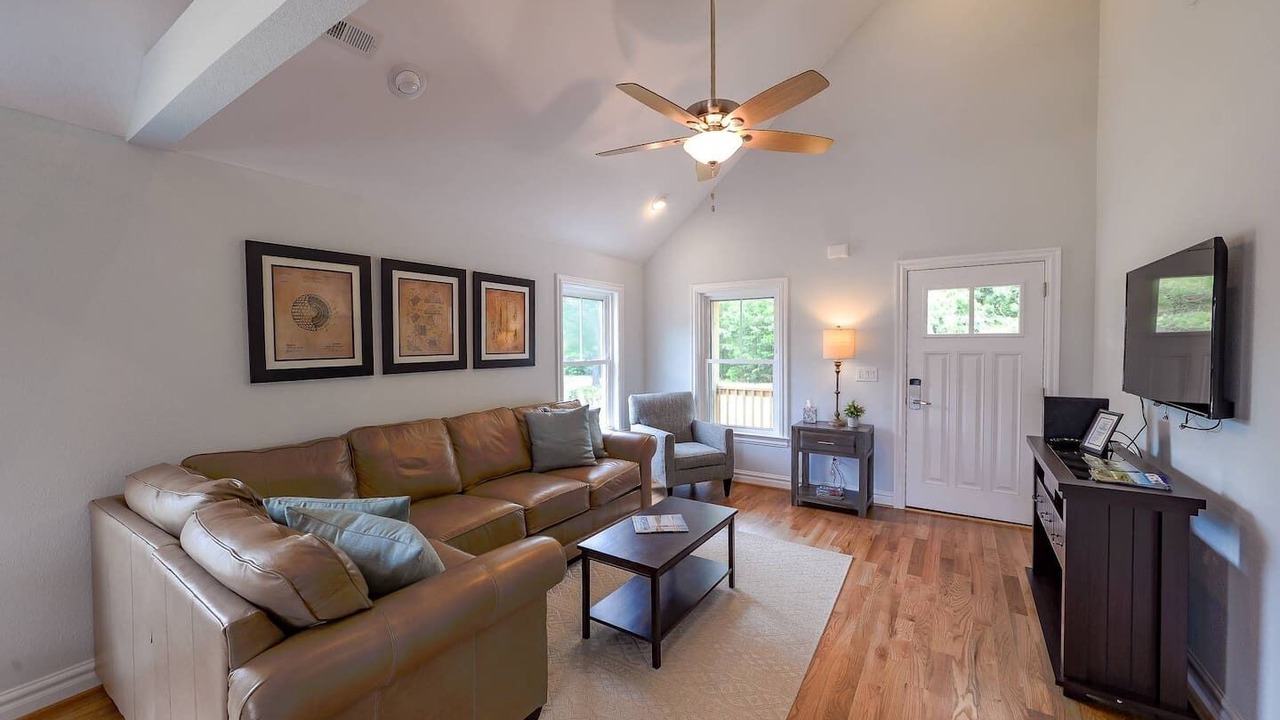 Photo of Livingroom in Harbinger