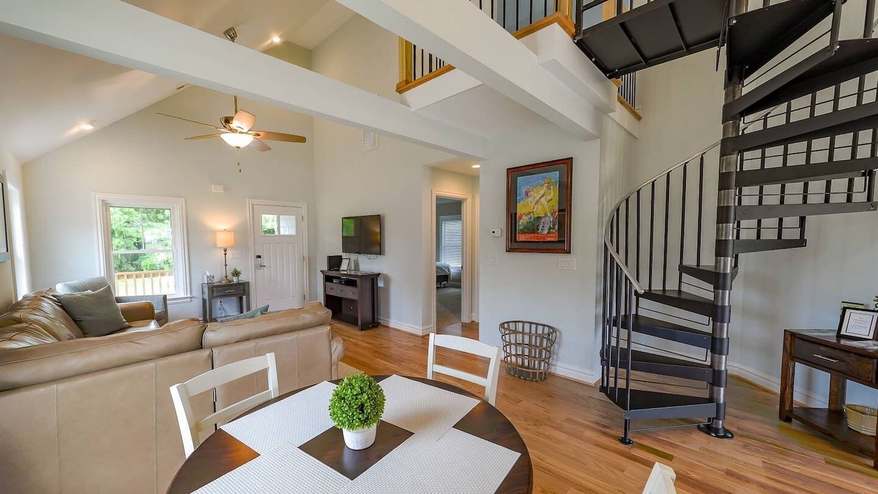 Photo of Livingroom in Harbinger
