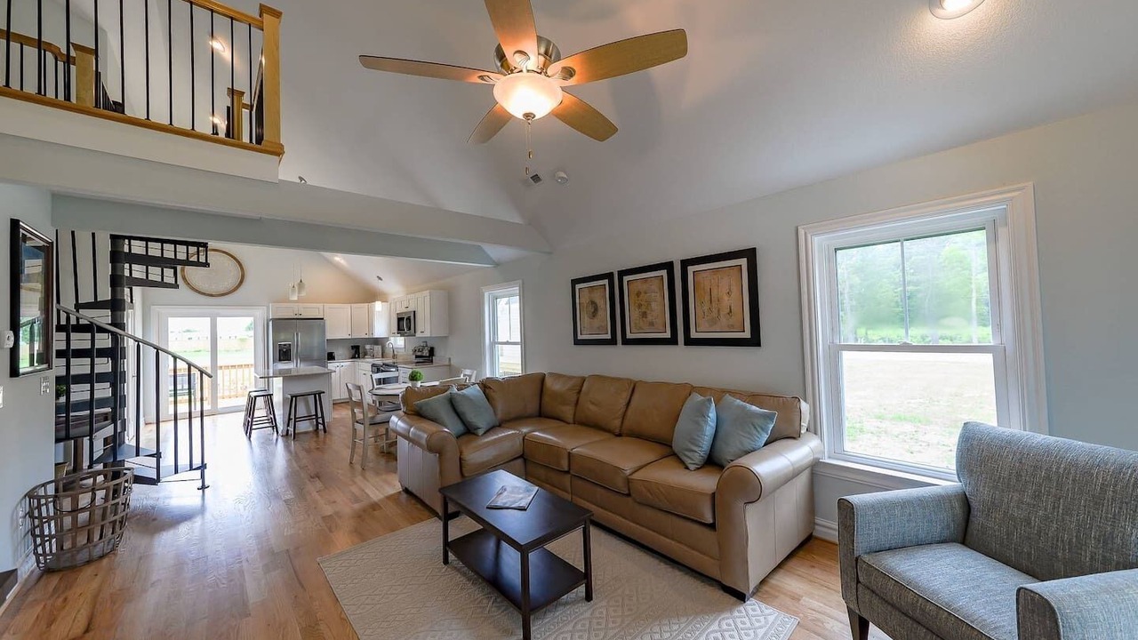 Photo of Livingroom in Harbinger