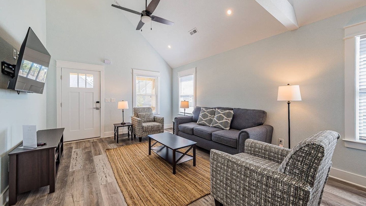 Photo of Livingroom in Harbinger