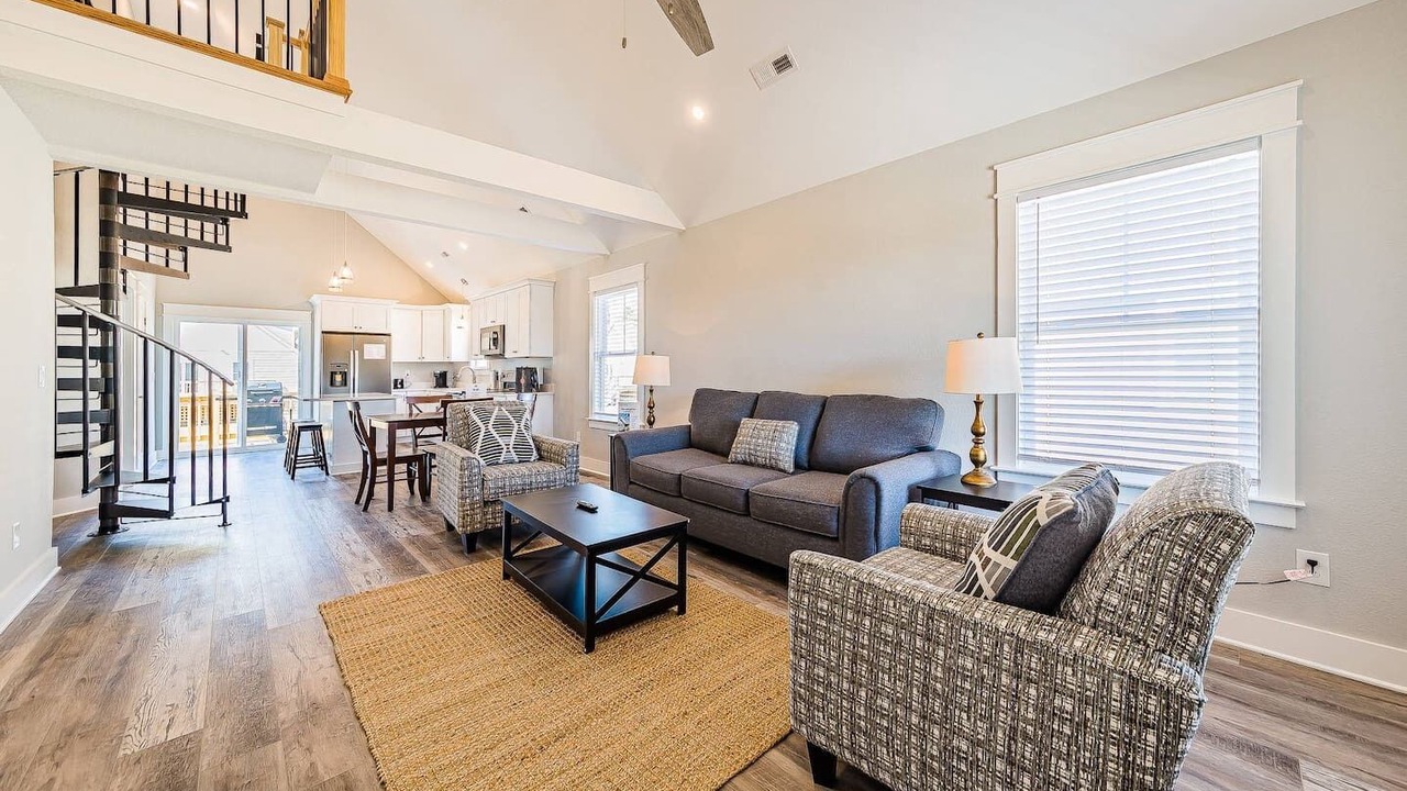 Photo of Livingroom in Harbinger