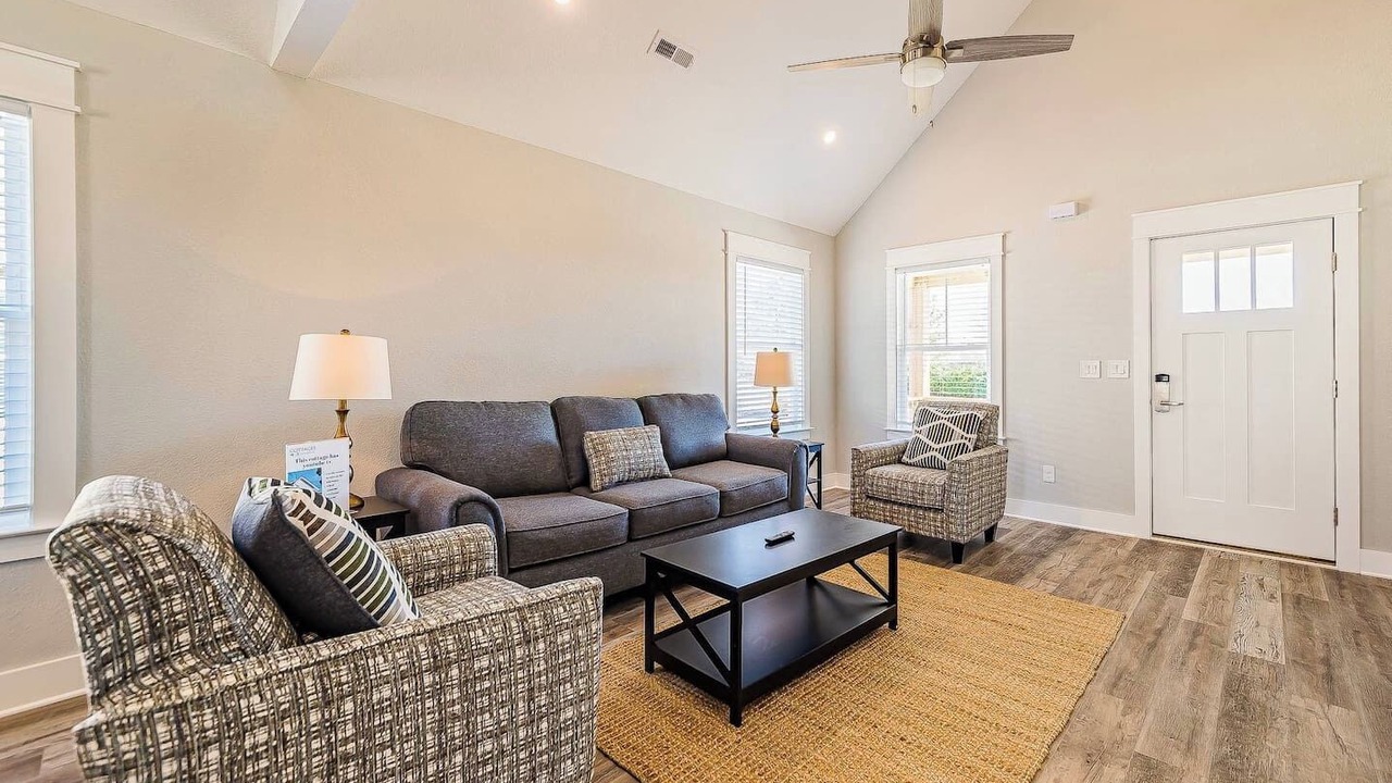 Photo of Livingroom in Harbinger