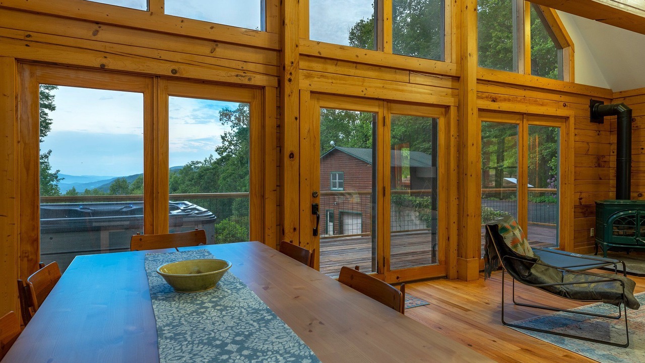 Photo of Livingroom in Old Fort