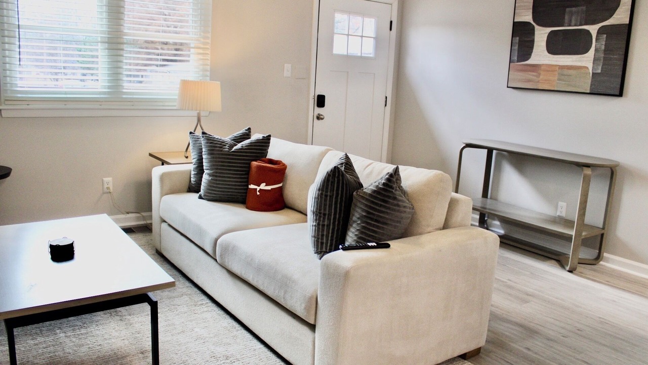 Photo of Livingroom in East Raleigh