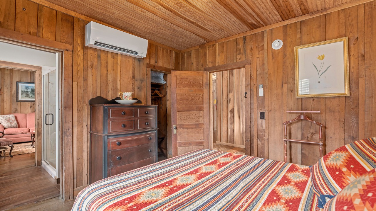 Photo of Bedroom in Topton