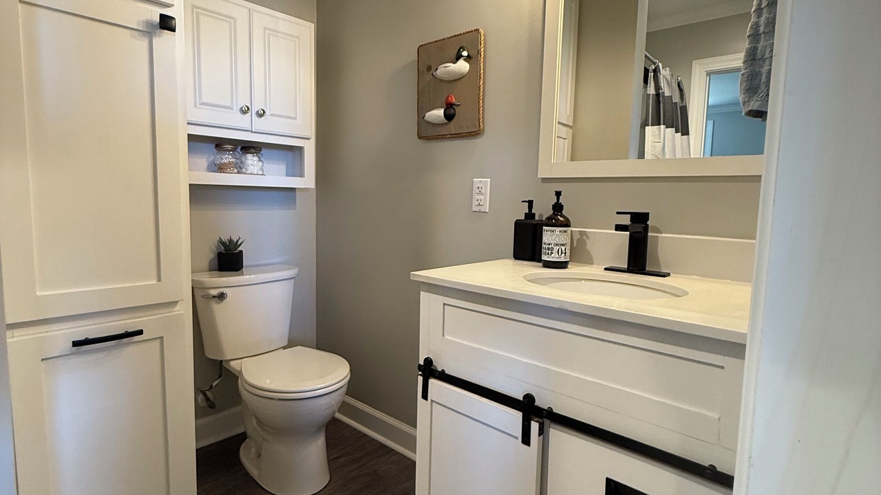 Photo of Bathroom in Deep Run
