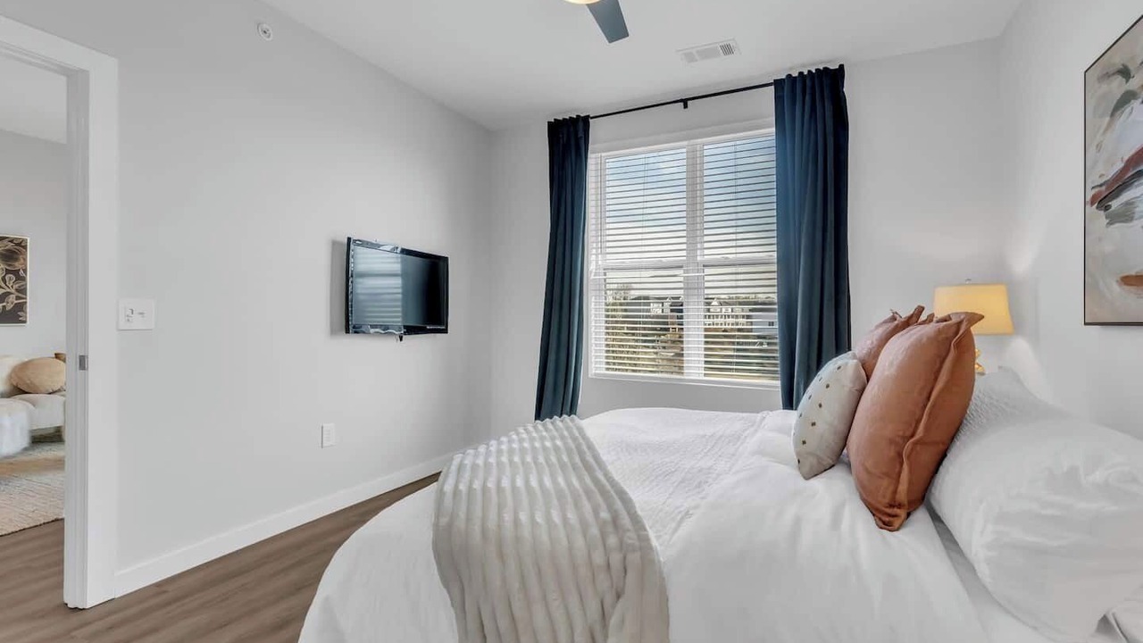 Photo of Bedroom in Urbandale Nations