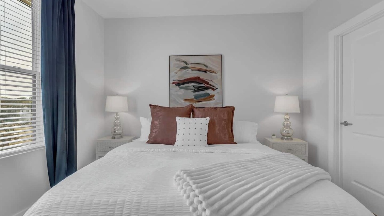 Photo of Bedroom in Urbandale Nations