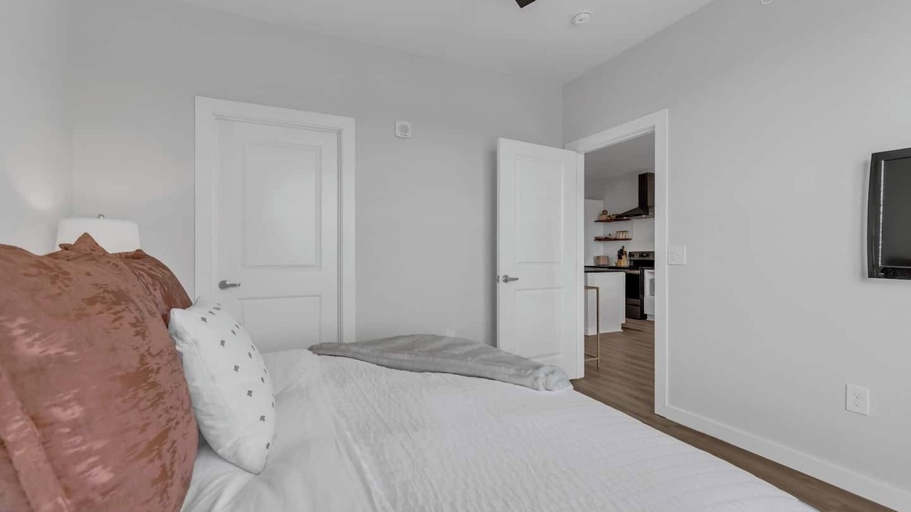 Photo of Bedroom in Urbandale Nations