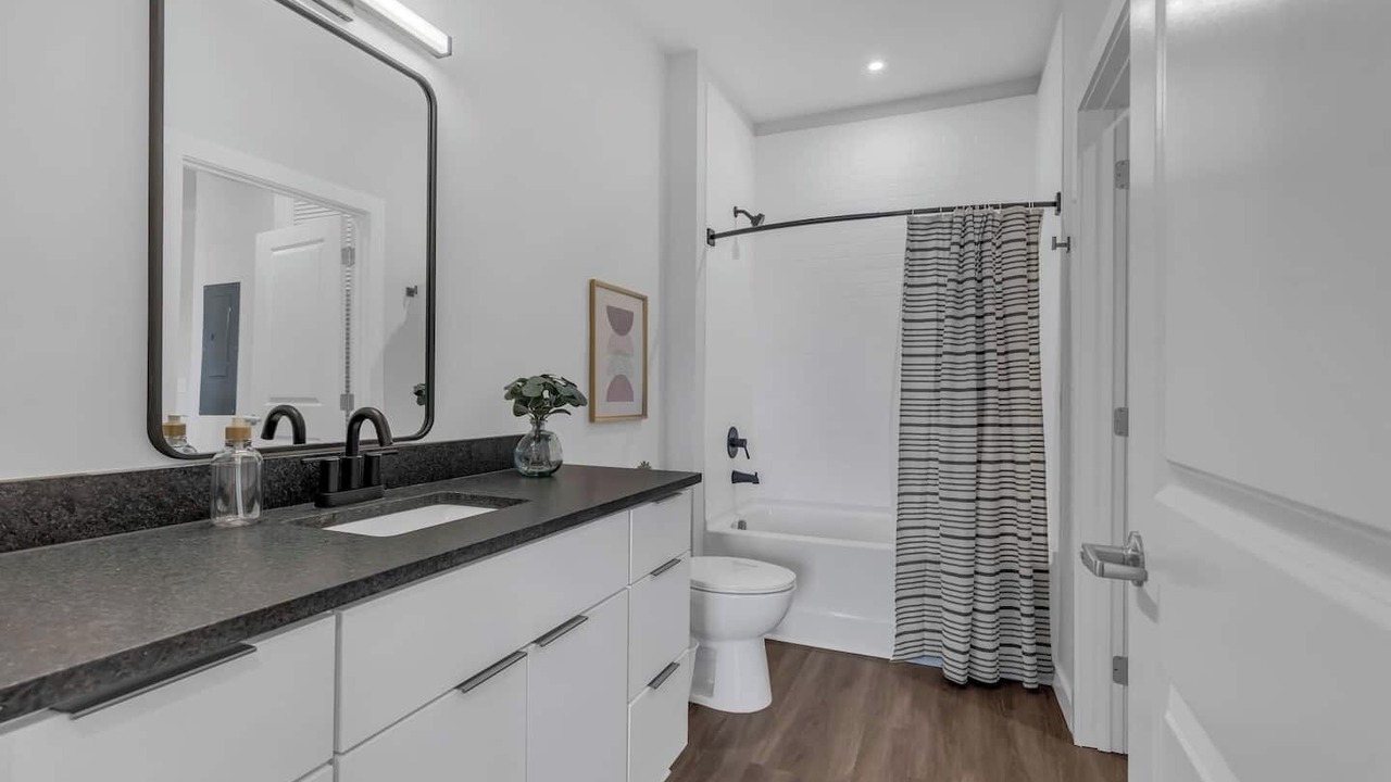 Photo of Bathroom in Urbandale Nations