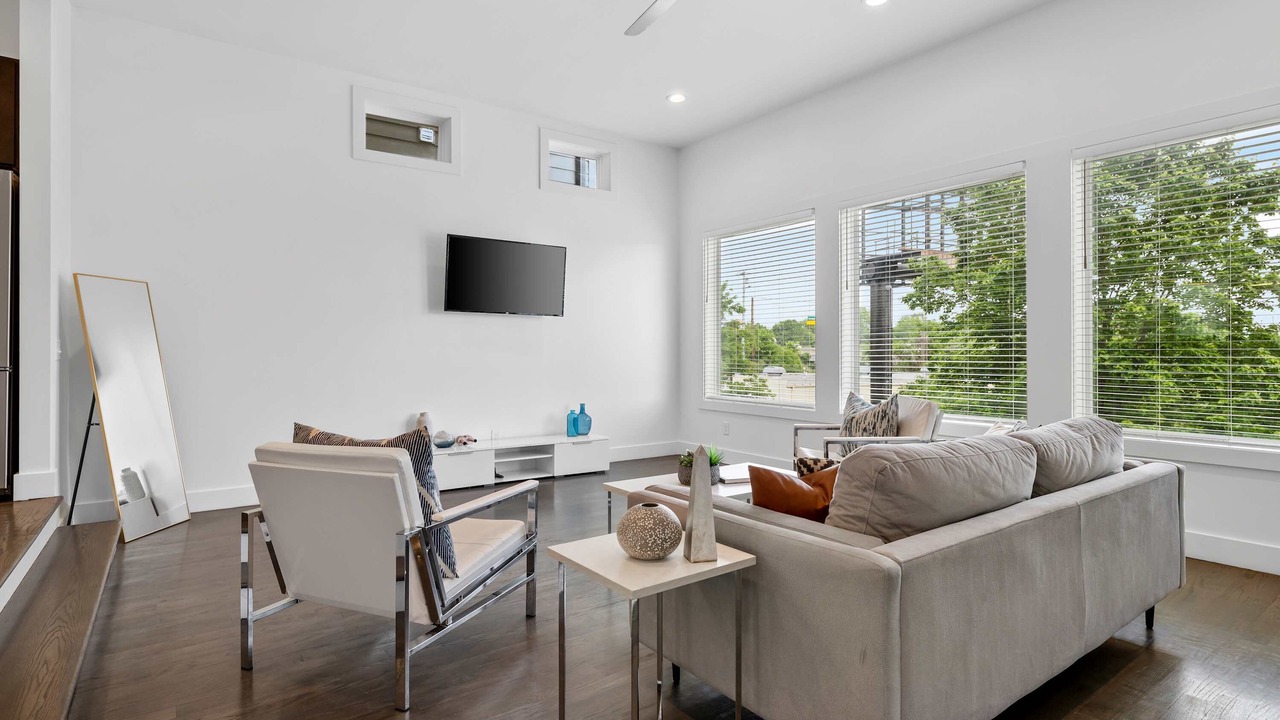 Photo of Livingroom in Berry Hill