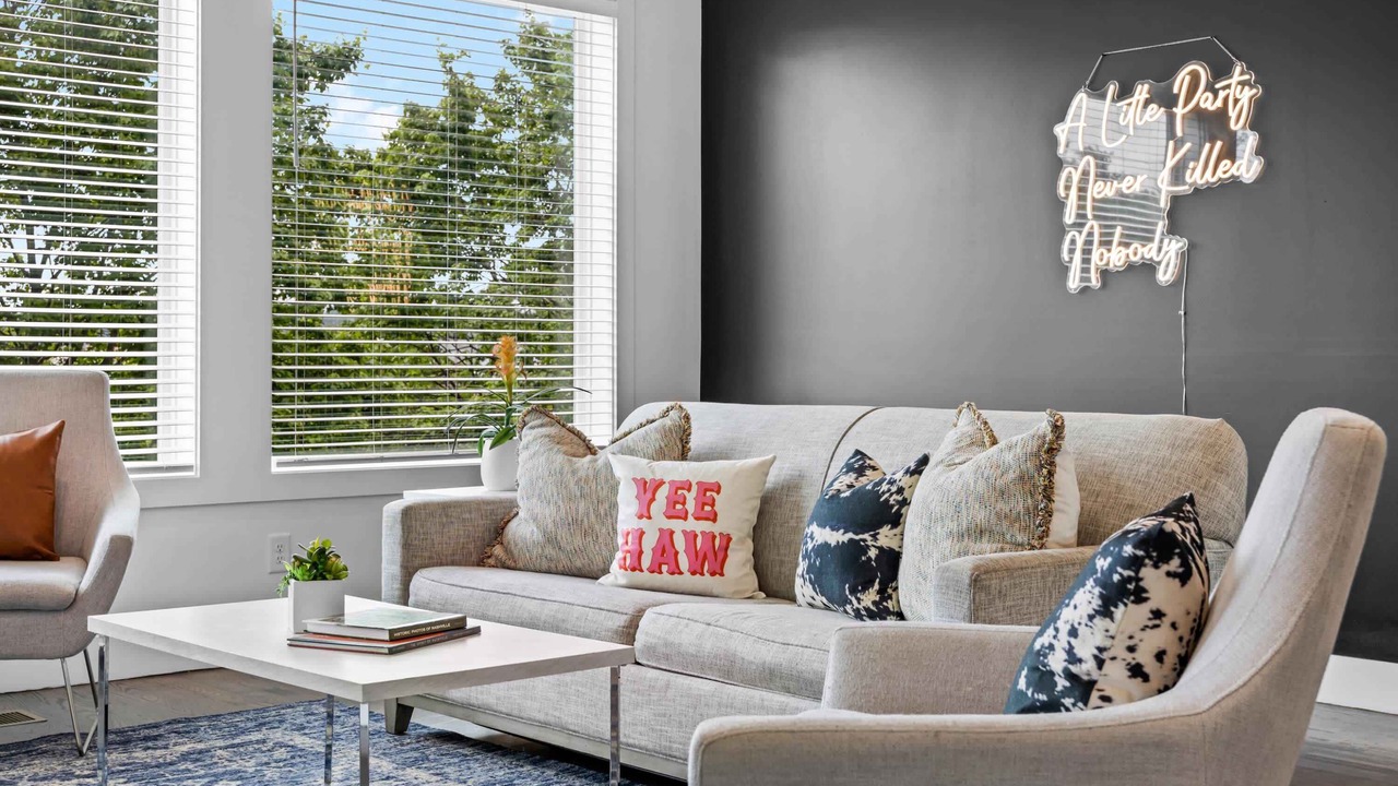 Photo of Livingroom in Berry Hill