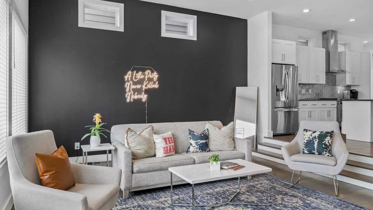 Photo of Livingroom in Berry Hill