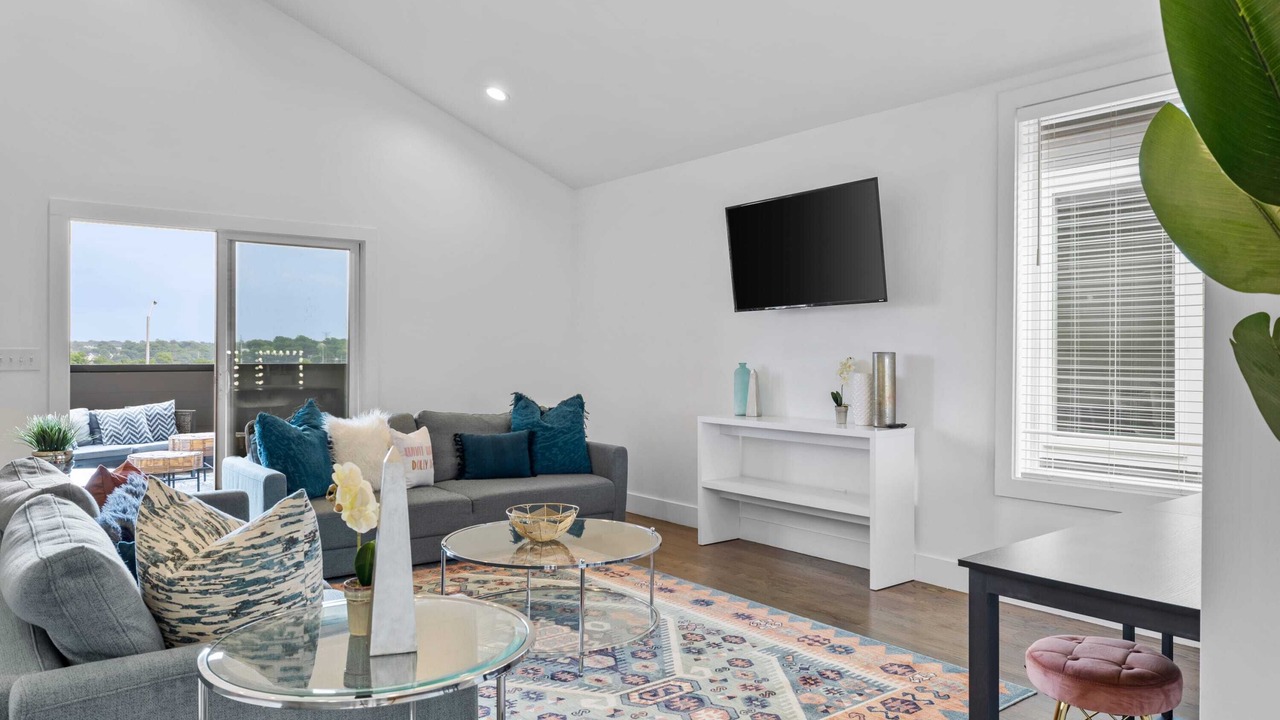 Photo of Livingroom in Berry Hill