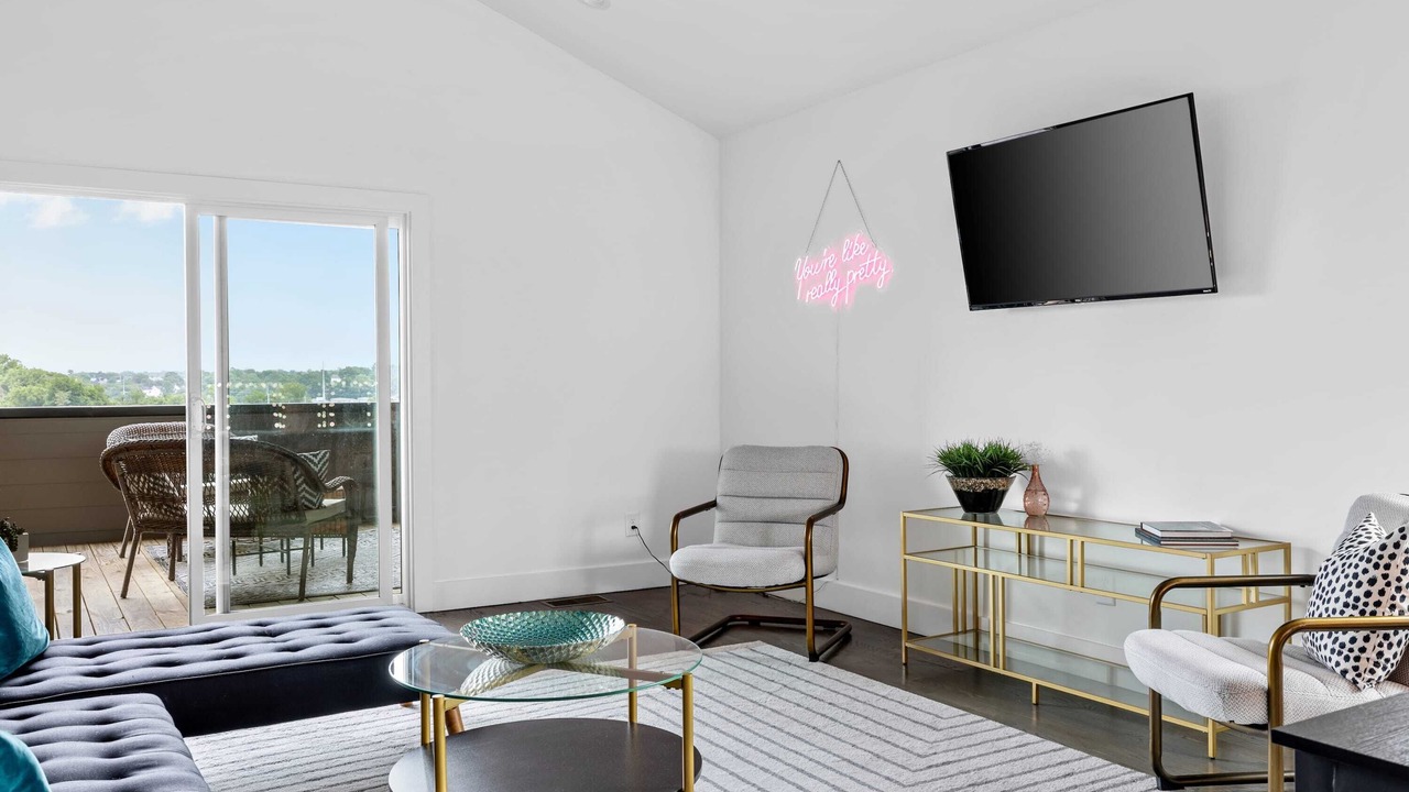 Photo of Livingroom in Berry Hill