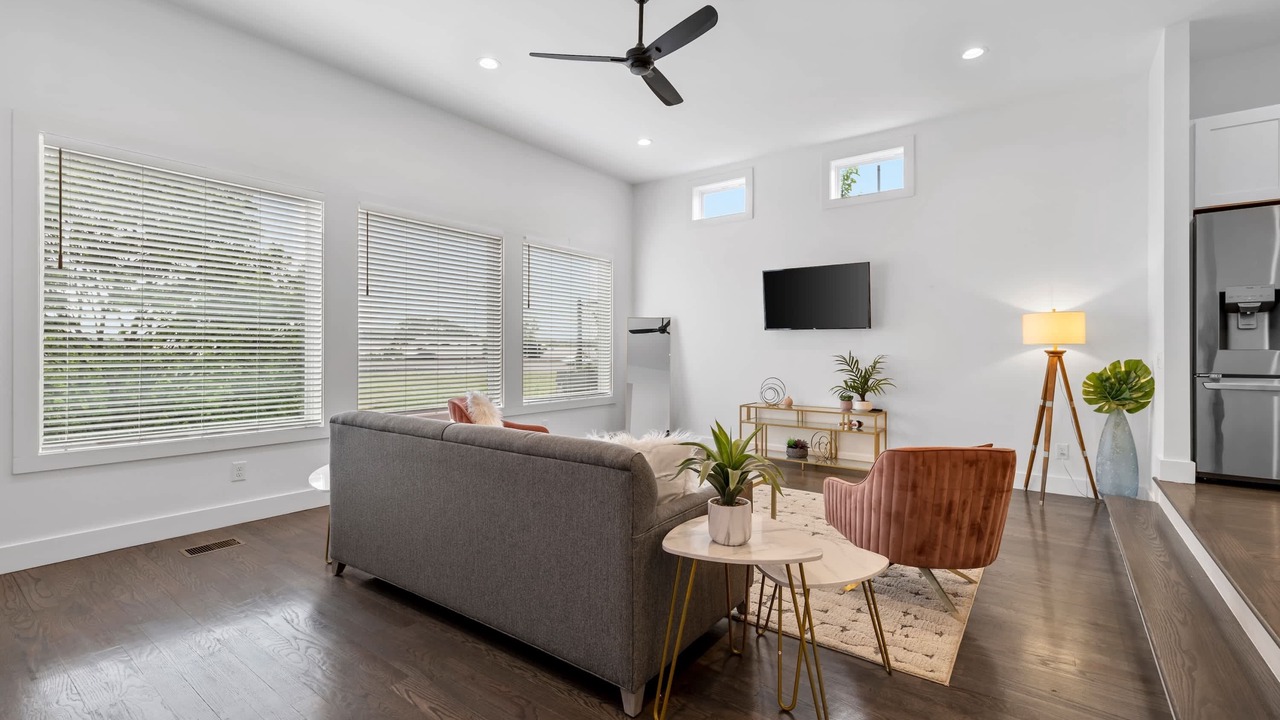 Photo of Livingroom in Berry Hill