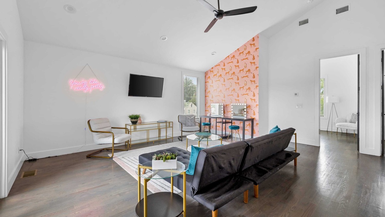 Photo of Livingroom in Berry Hill