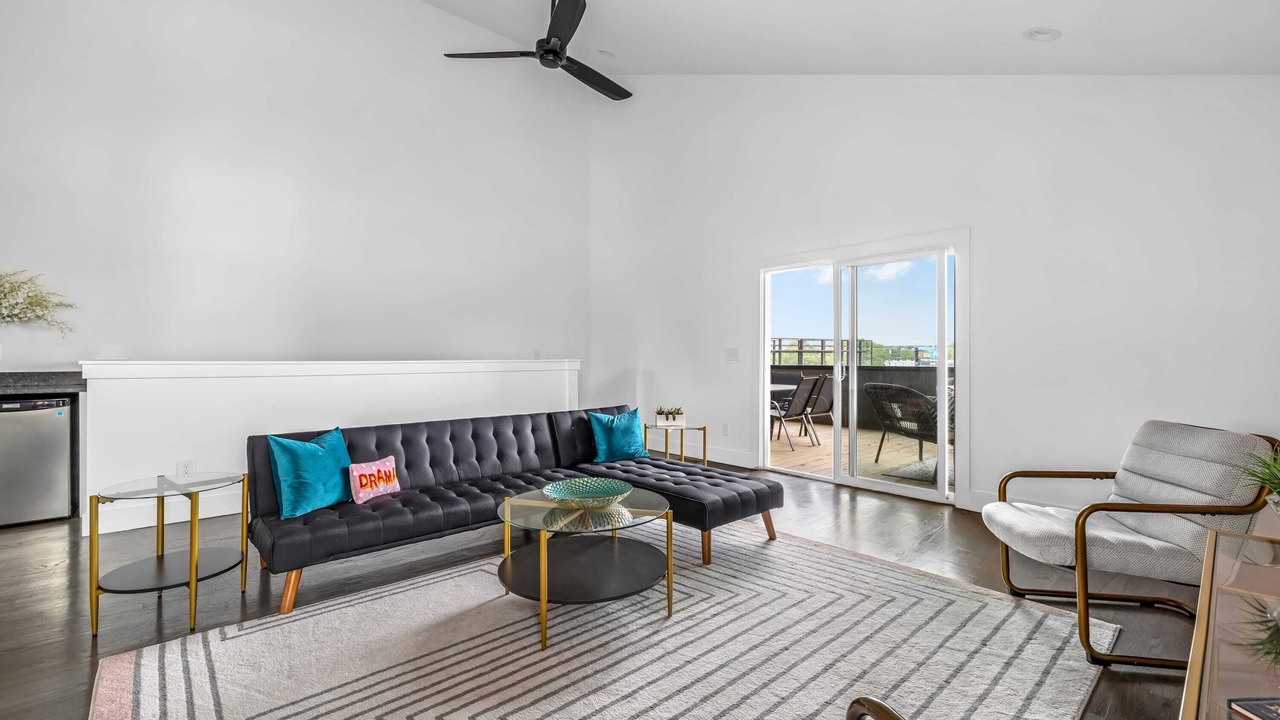 Photo of Livingroom in Berry Hill