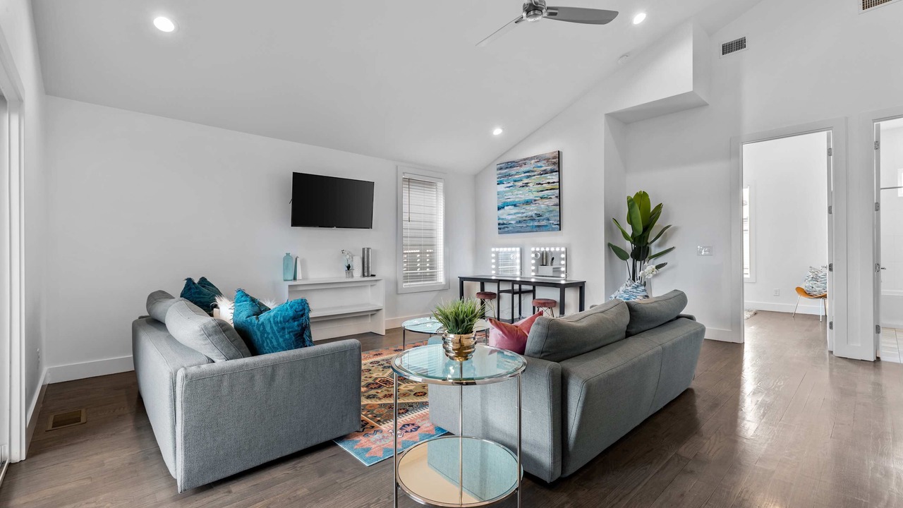 Photo of Livingroom in Berry Hill