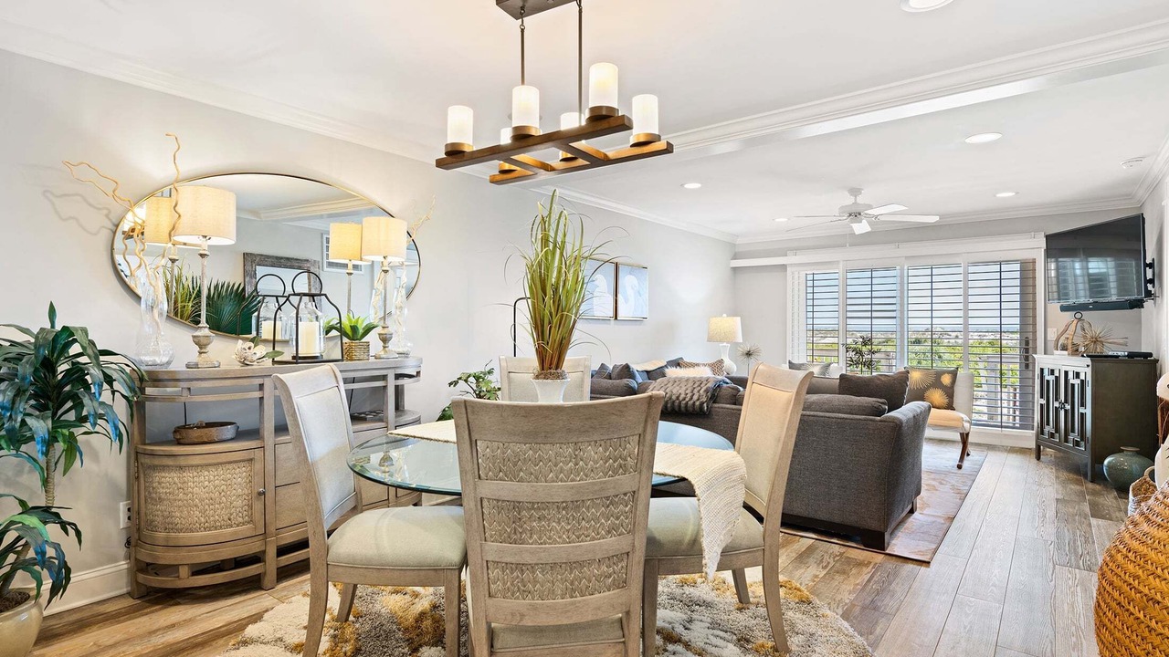 Photo of Livingroom in Oceanmarsh Subdivision
