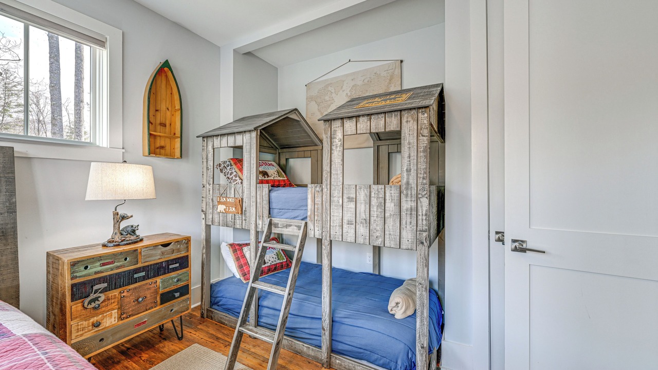 Photo of Bedroom in Bear Lake Reserve