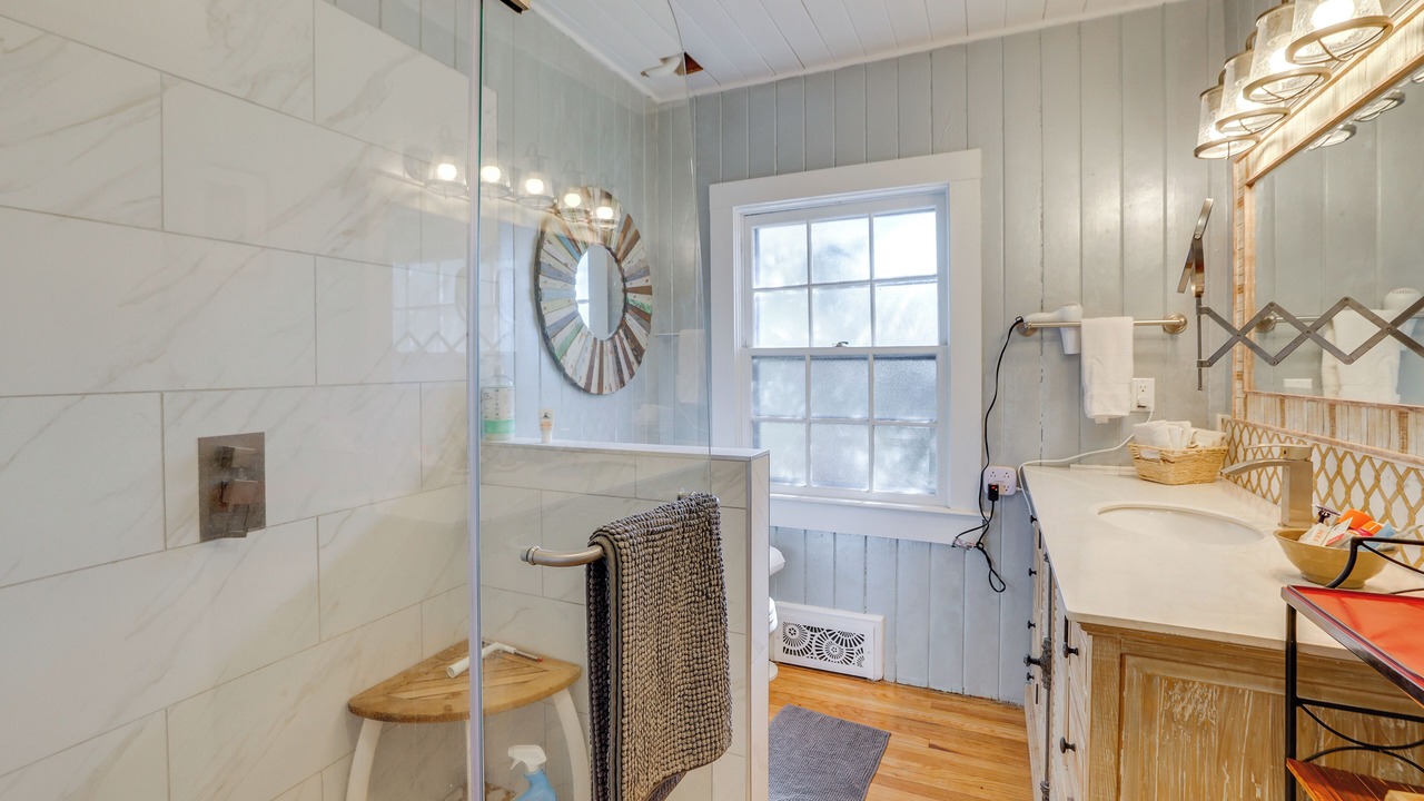 Photo of Bathroom in Lynn