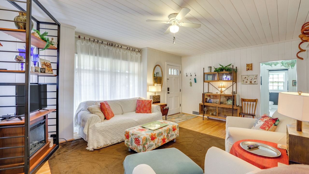 Photo of Livingroom in Lynn