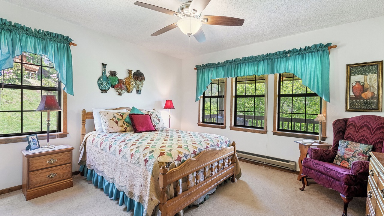 Photo of Bedroom in Maggie Valley