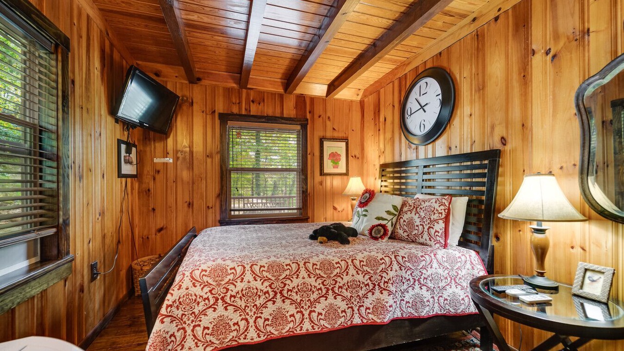 Photo of Bedroom in Cullowhee