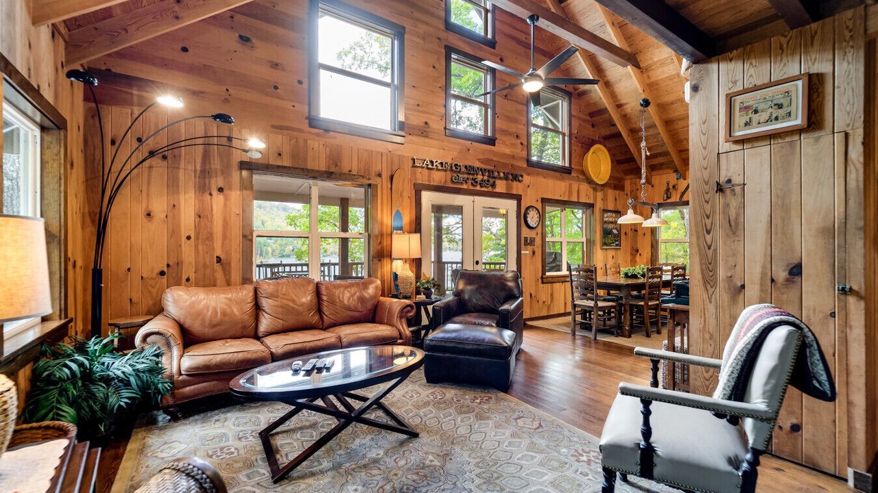 Photo of Livingroom in Cullowhee