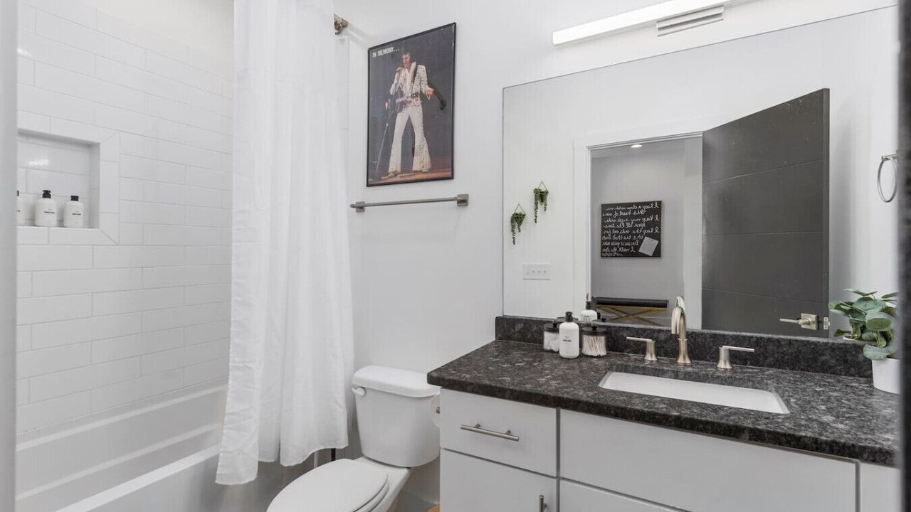 Photo of Bathroom in Hillsboro Village