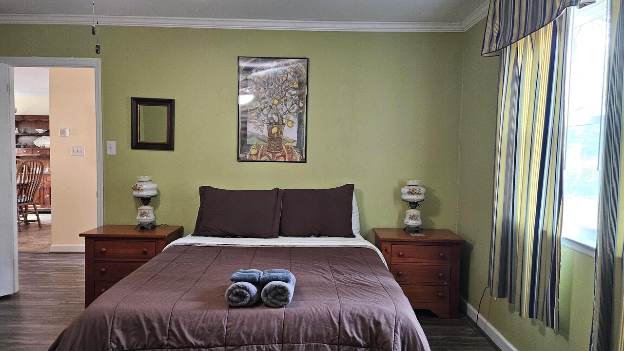 Photo of Bedroom in Pine Knoll Shores