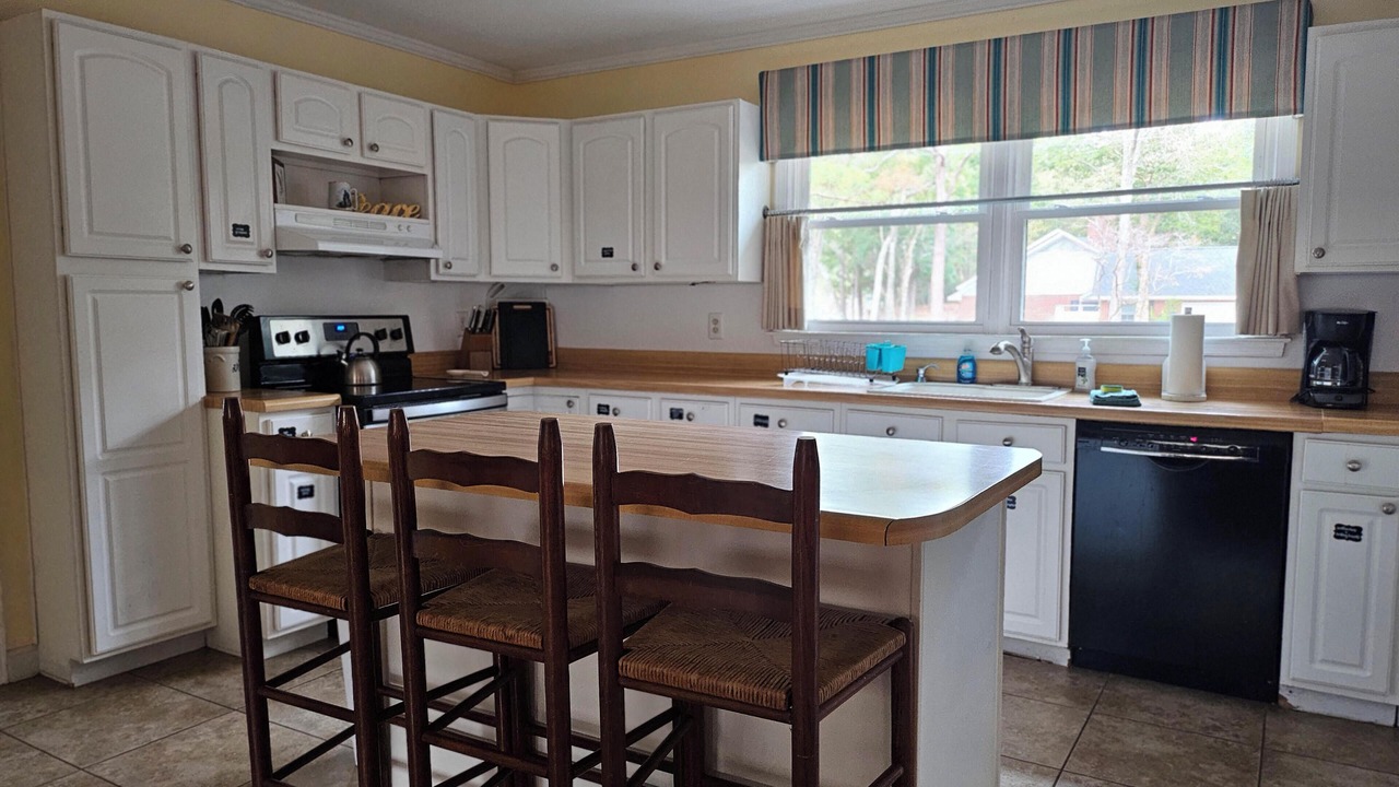 Photo of Kitchen in Pine Knoll Shores