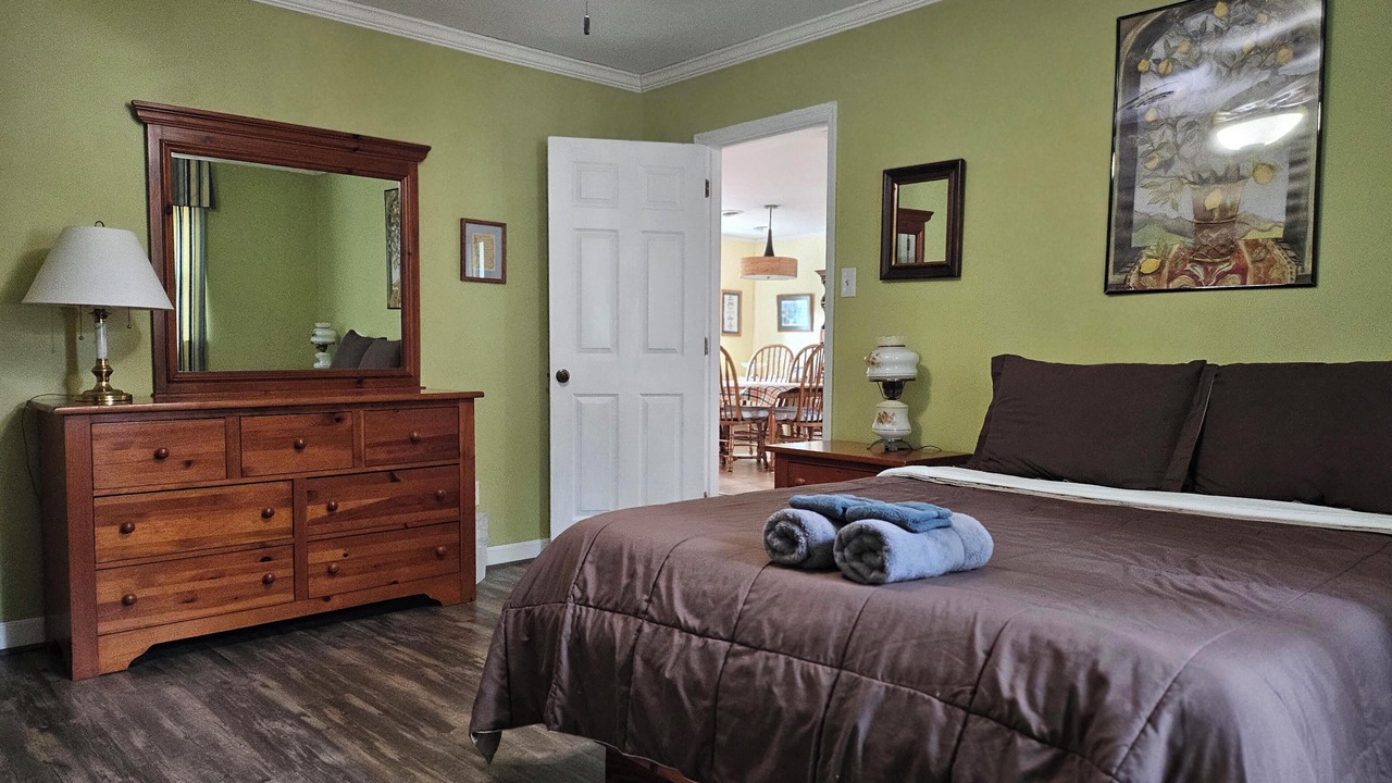 Photo of Bedroom in Pine Knoll Shores