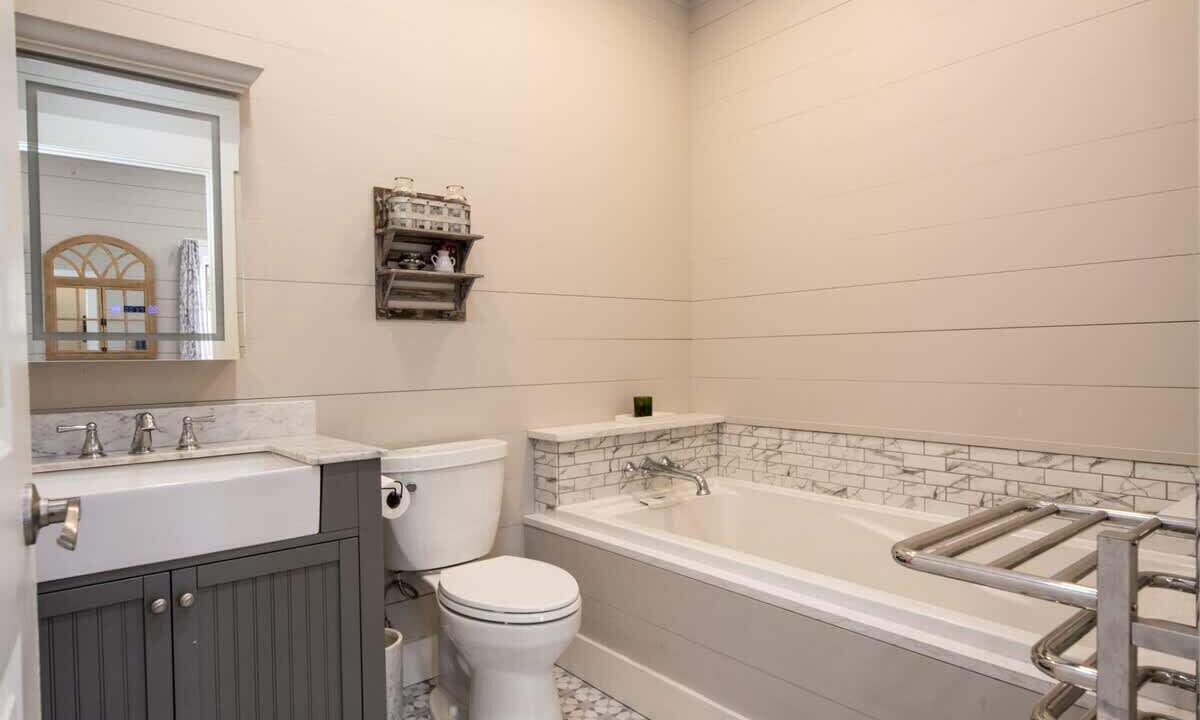 Photo of Bathroom in Hendersonville