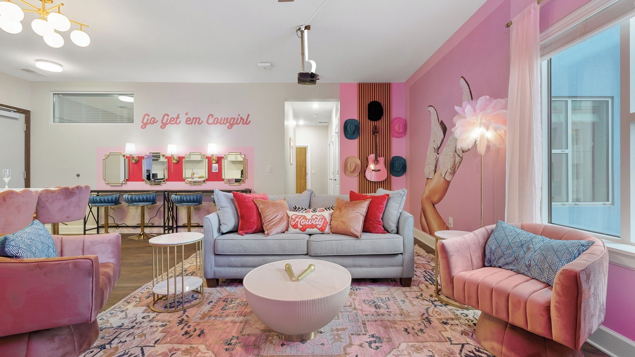 Photo of Livingroom in Eighth Avenue