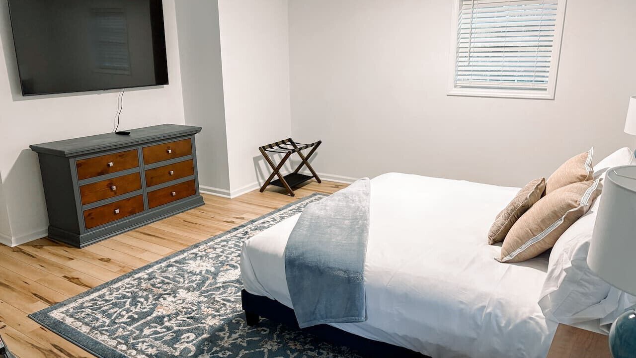 Photo of Bedroom in New Irving Park