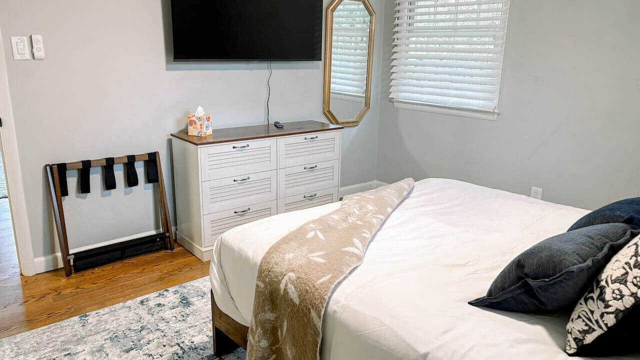 Photo of Bedroom in New Irving Park