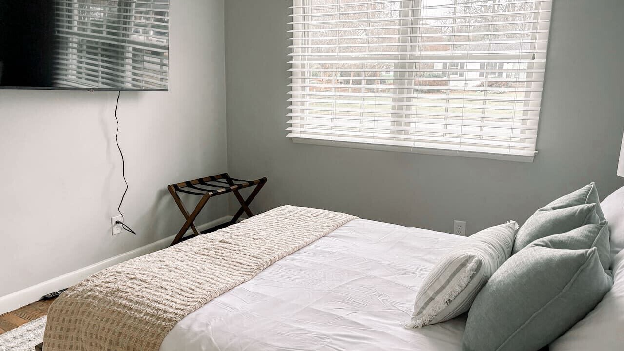 Photo of Bedroom in New Irving Park
