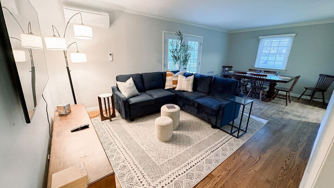 Photo of Livingroom in New Irving Park