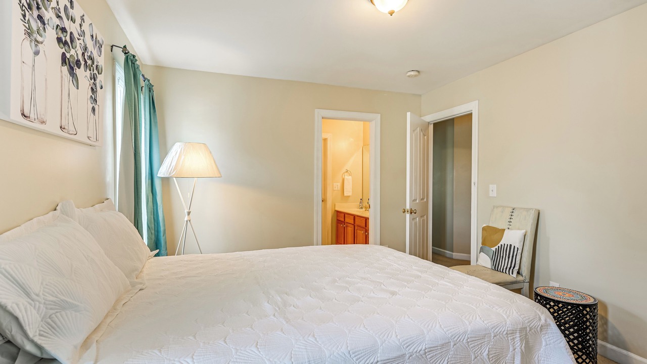 Photo of Bedroom in Jamestown