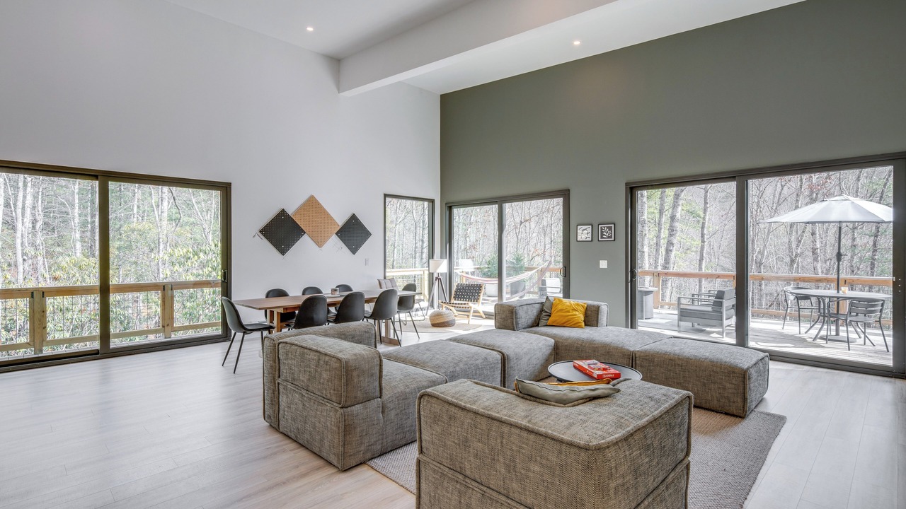 Photo of Livingroom in Pisgah Forest