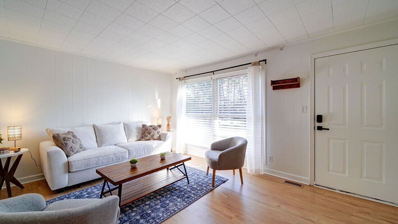 Photo of Livingroom in Belmont Historic District