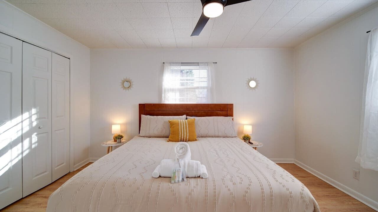 Photo of Bedroom in Belmont Historic District