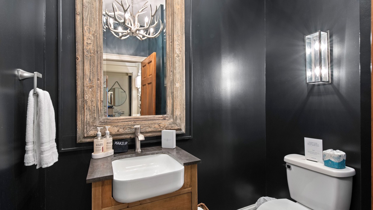 Photo of Bathroom in Highlands Hills